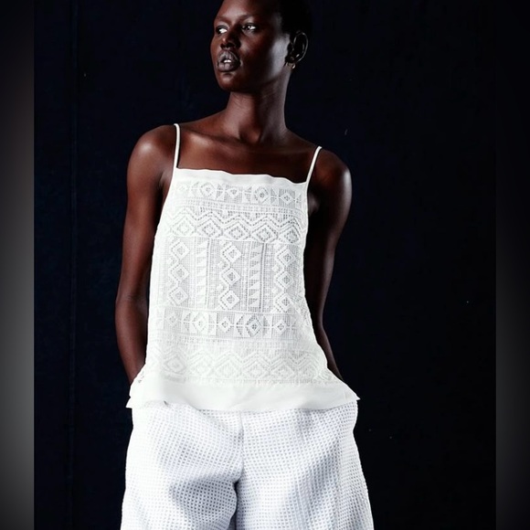 Club Monaco Tops - Club Monaco lace top 10/10 condition